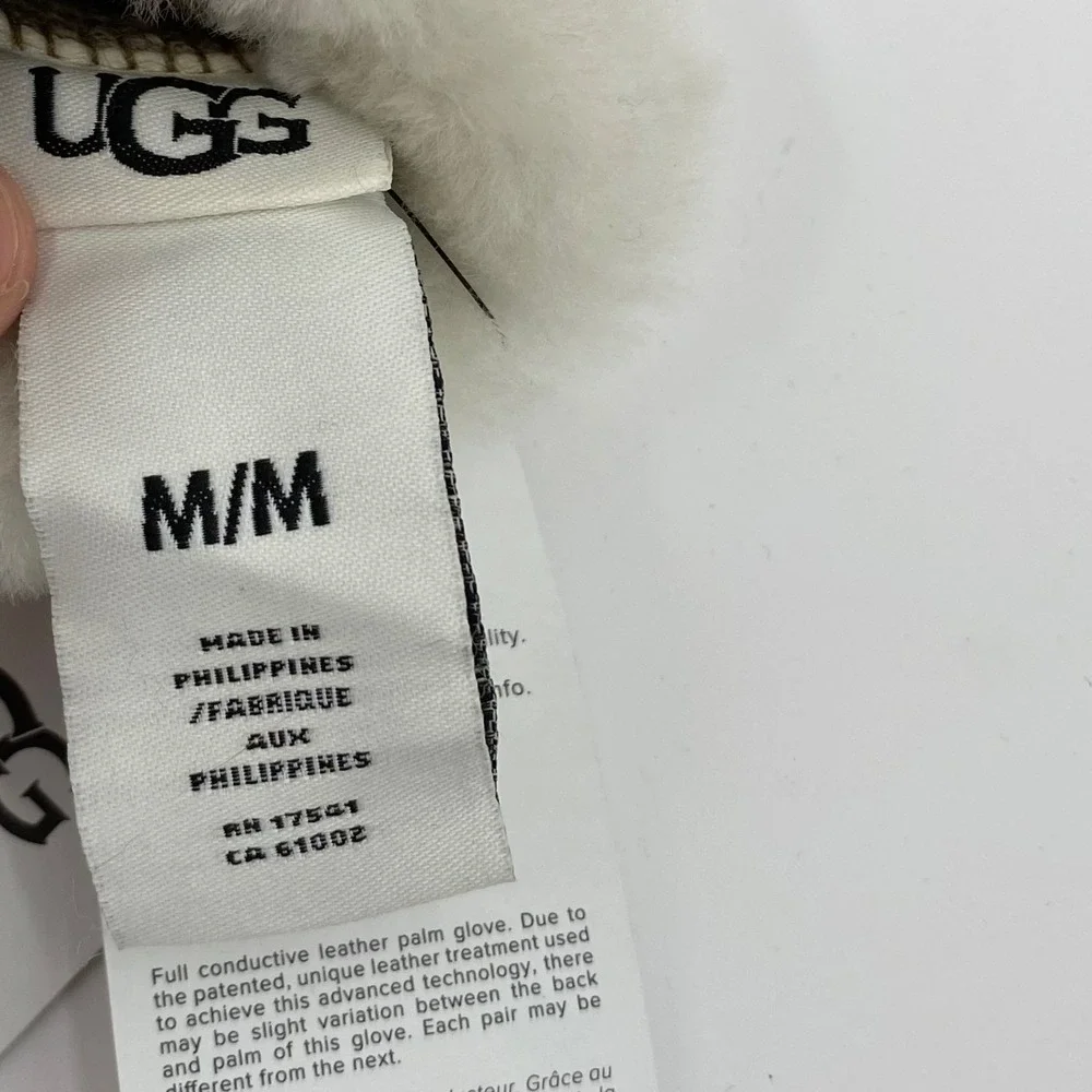 NWT UGG Genuine Leather Quilted Logo Gloves, Size Med,‎ Chestnut, Touchscreen